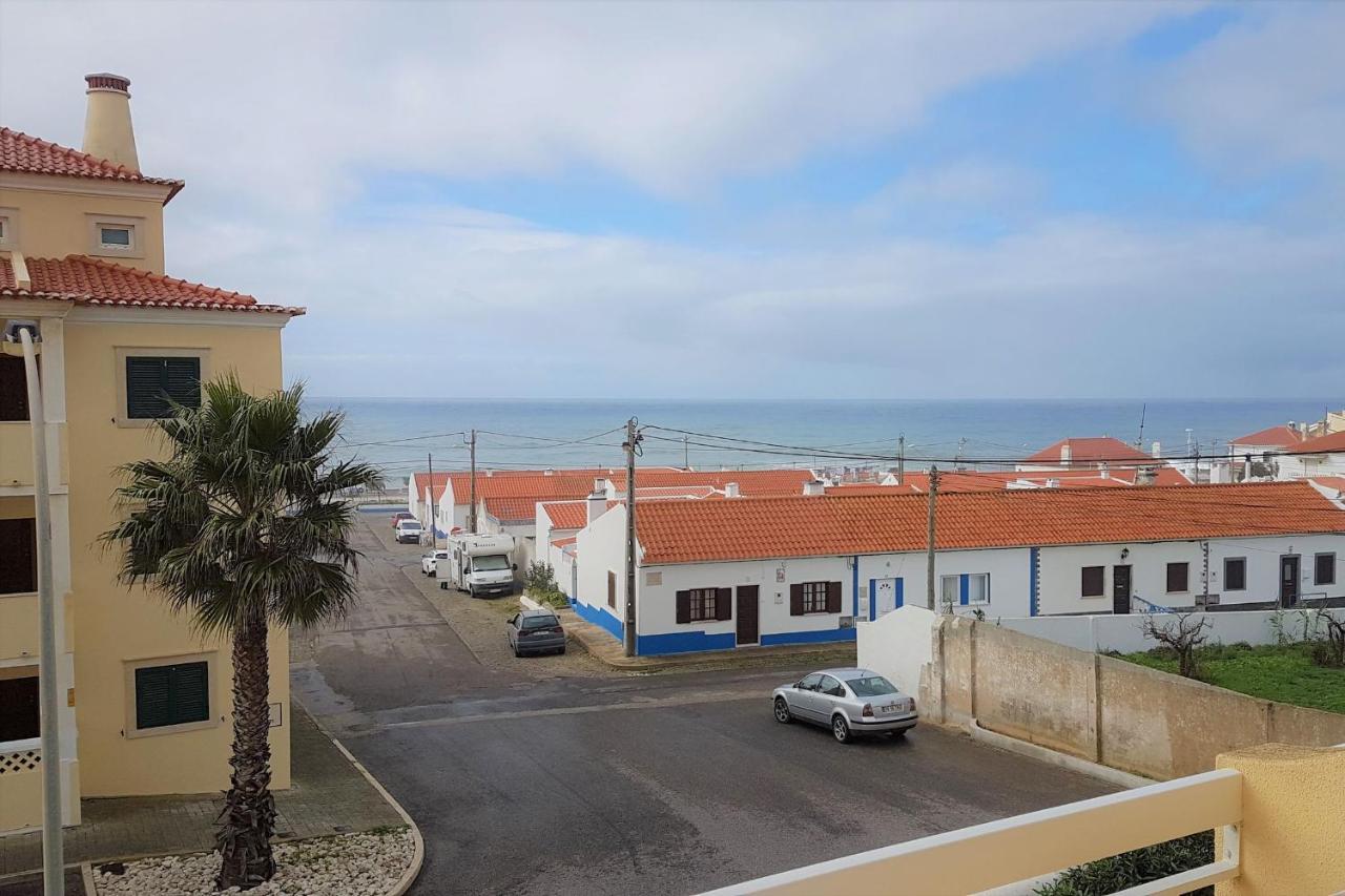 Lovelystay - Sea View Apartment With Pool & Garden Ericeira Exterior photo
