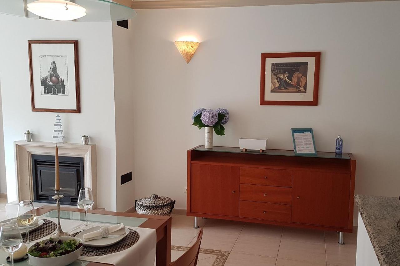 Lovelystay - Sea View Apartment With Pool & Garden Ericeira Exterior photo